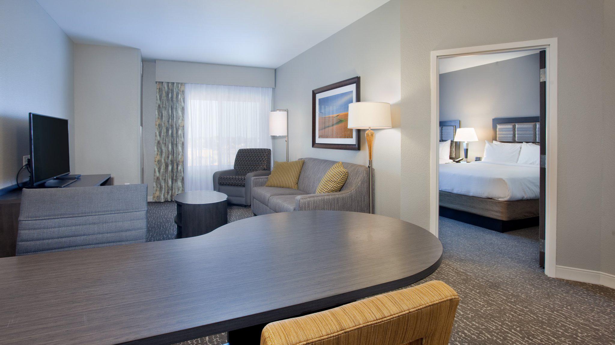 Candlewood Suites Kearney Photo