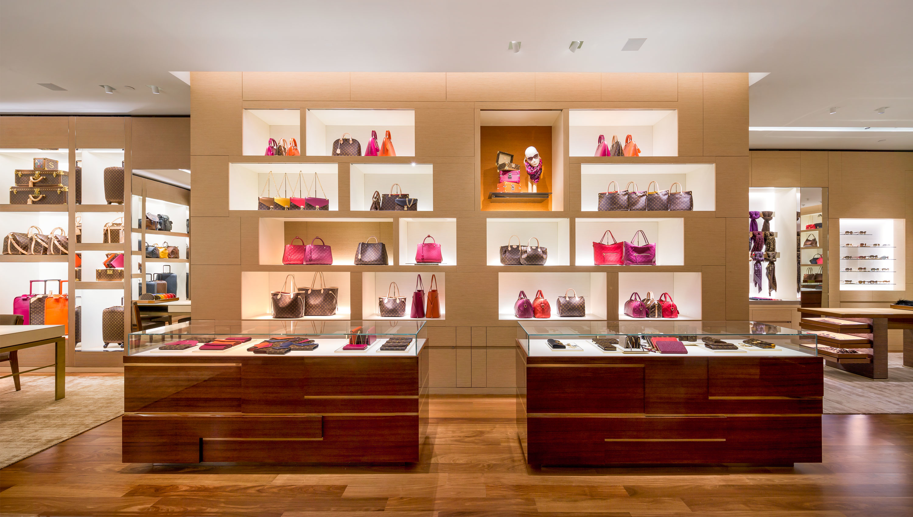 Louis Vuitton, 3440 Peachtree Rd NE, Suite 3014, Atlanta, GA, Clothing  Retail - MapQuest