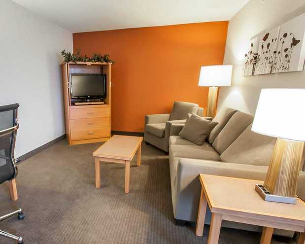 Images Sleep Inn & Suites Lake of the Ozarks
