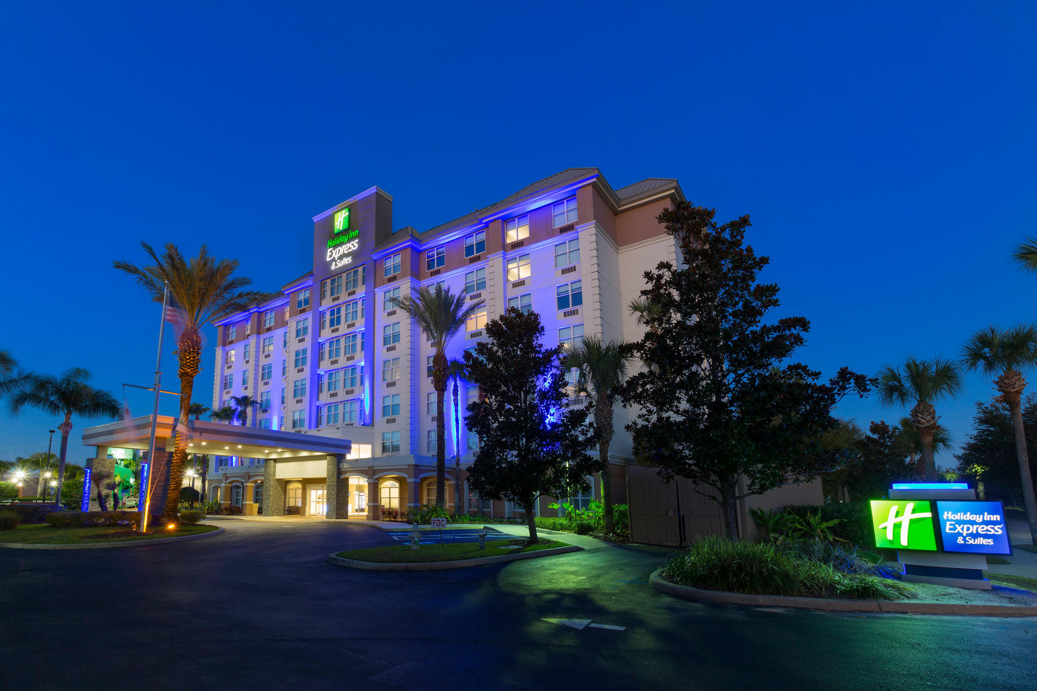 Holiday Inn Express & Suites S Lake Buena Vista Photo