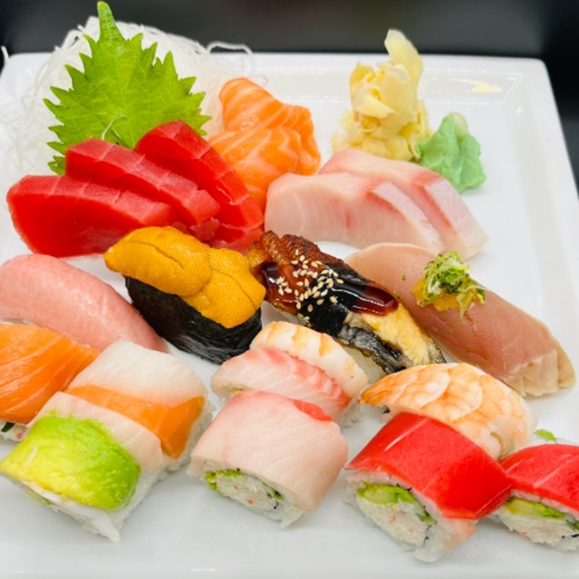 DX Sushi & Sashimi Combination
