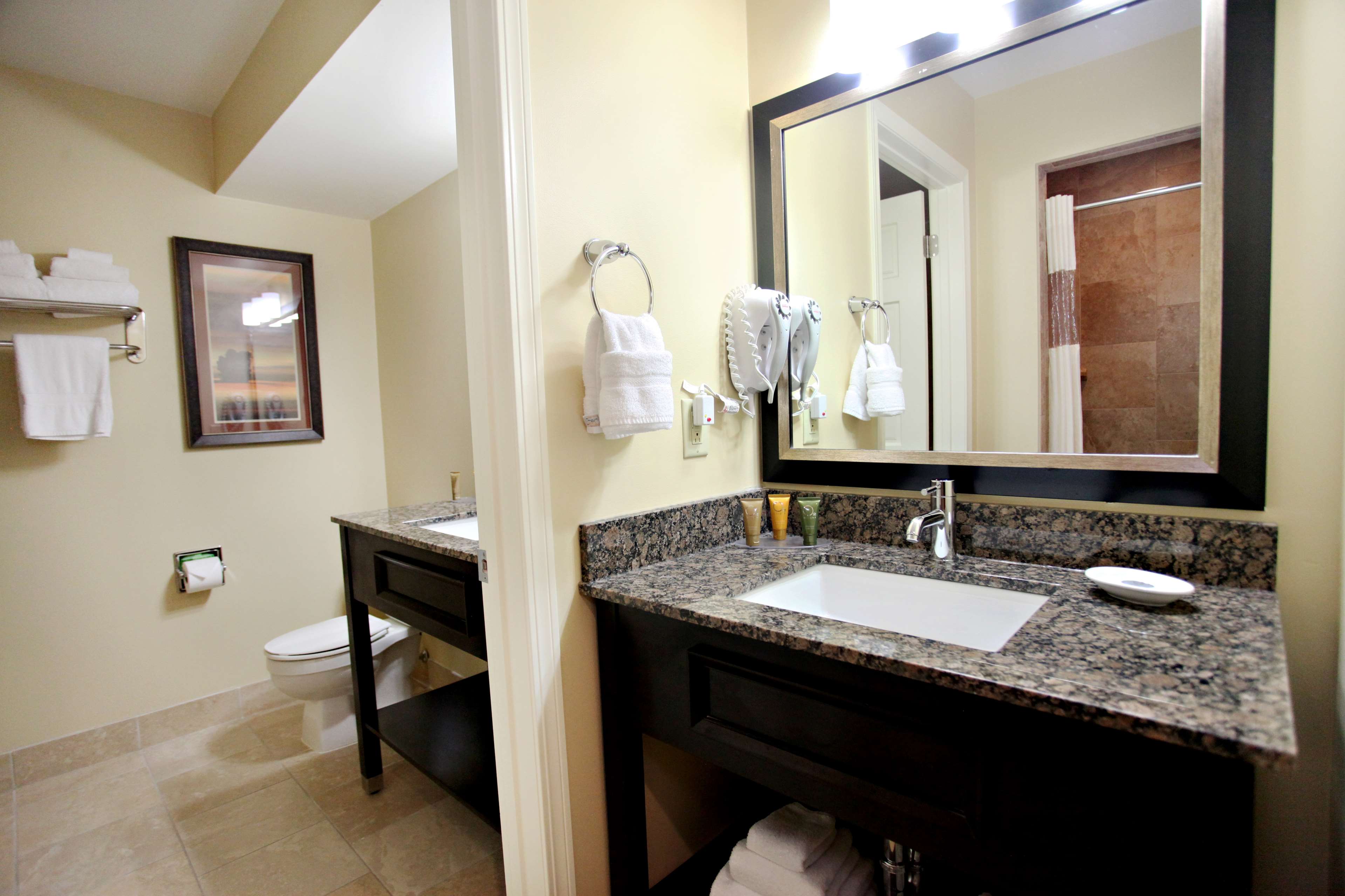 Best Western Plus CottonTree Inn Photo