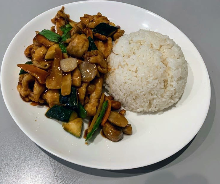 36 腰果鸡CHICKEN WITH CASHEW NUTS