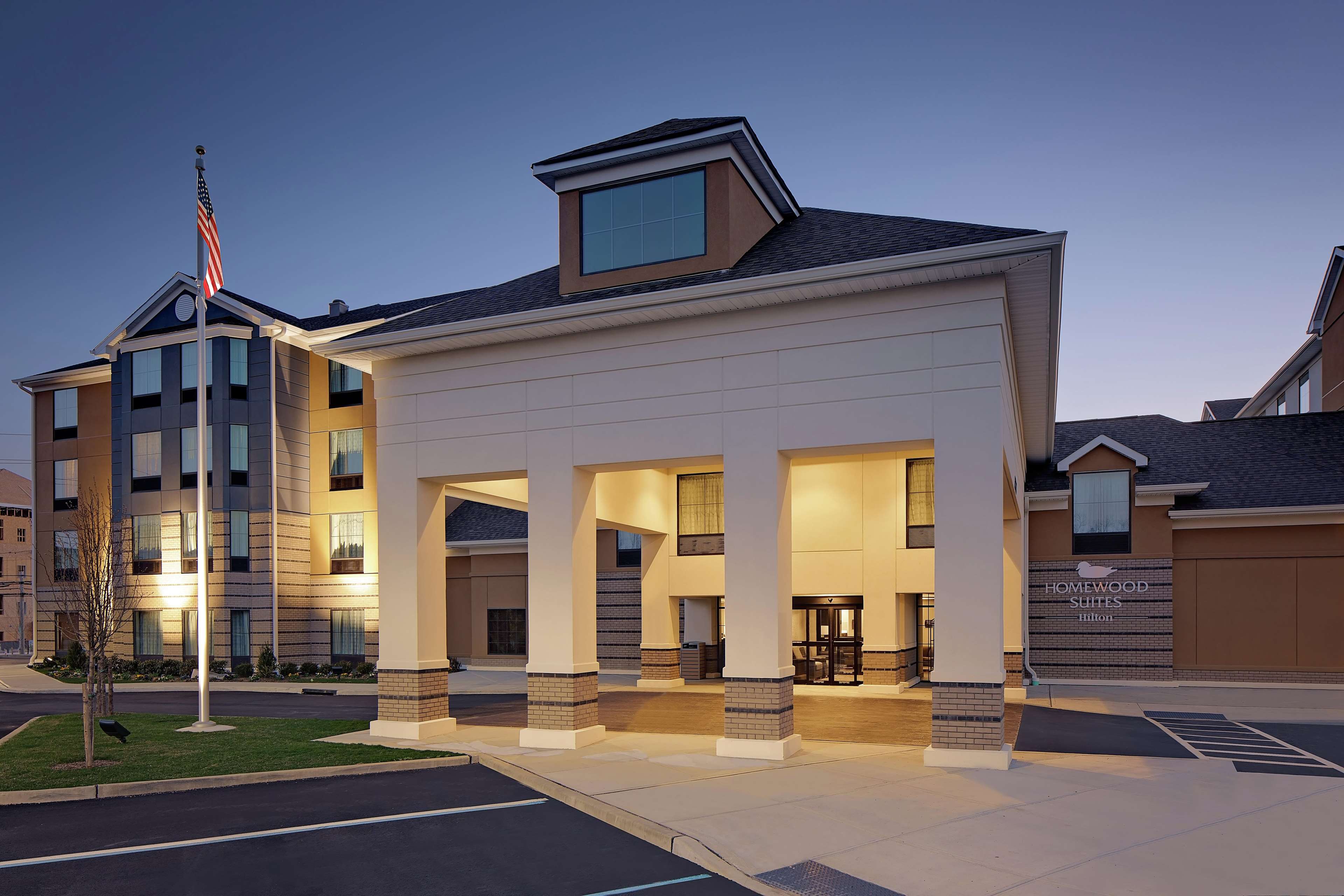 Homewood Suites by Hilton Ronkonkoma Photo