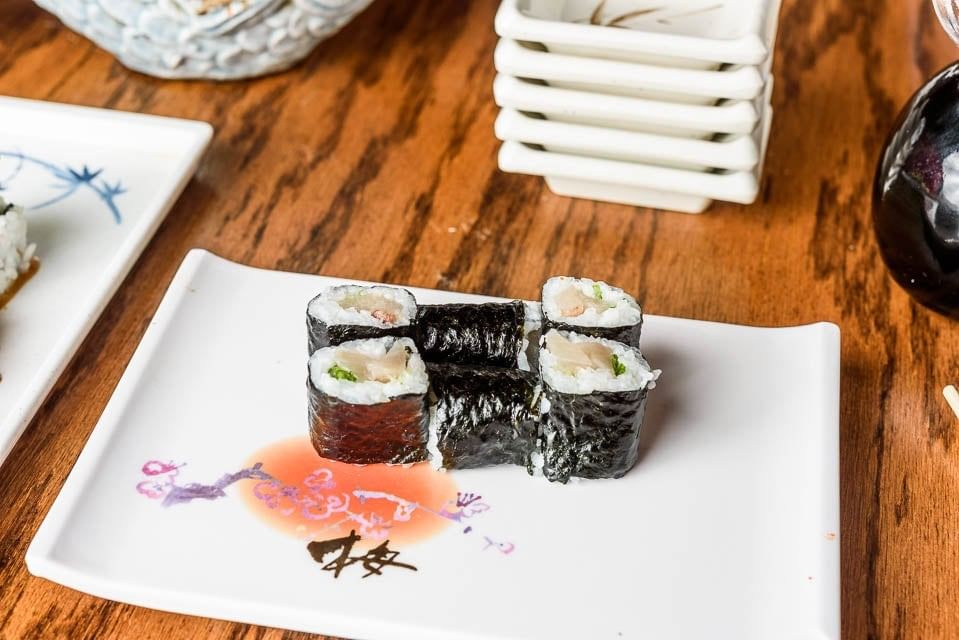 Yellowtail W/ Scallion Roll •