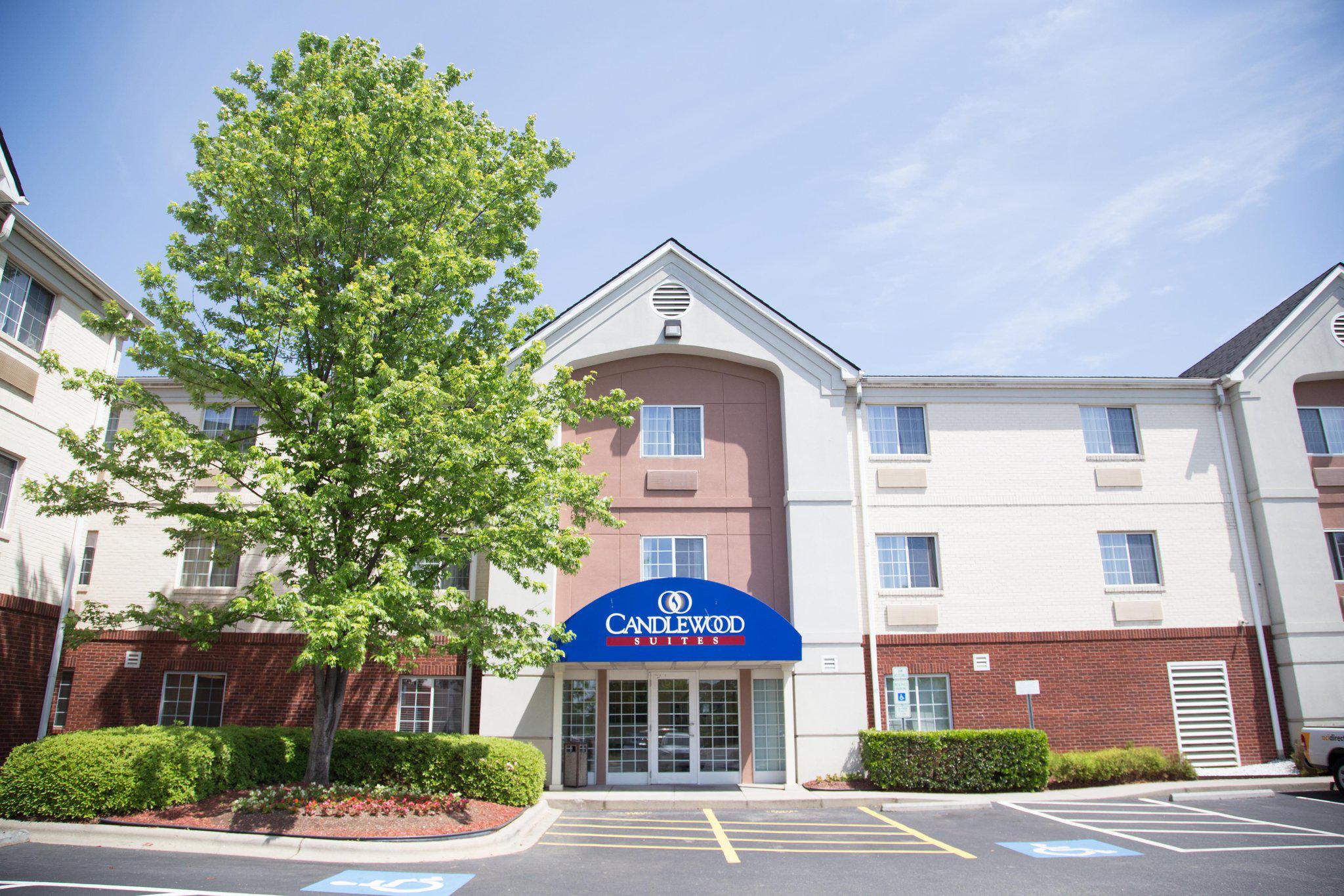 Candlewood Suites Huntersville-Lake Norman Area Photo