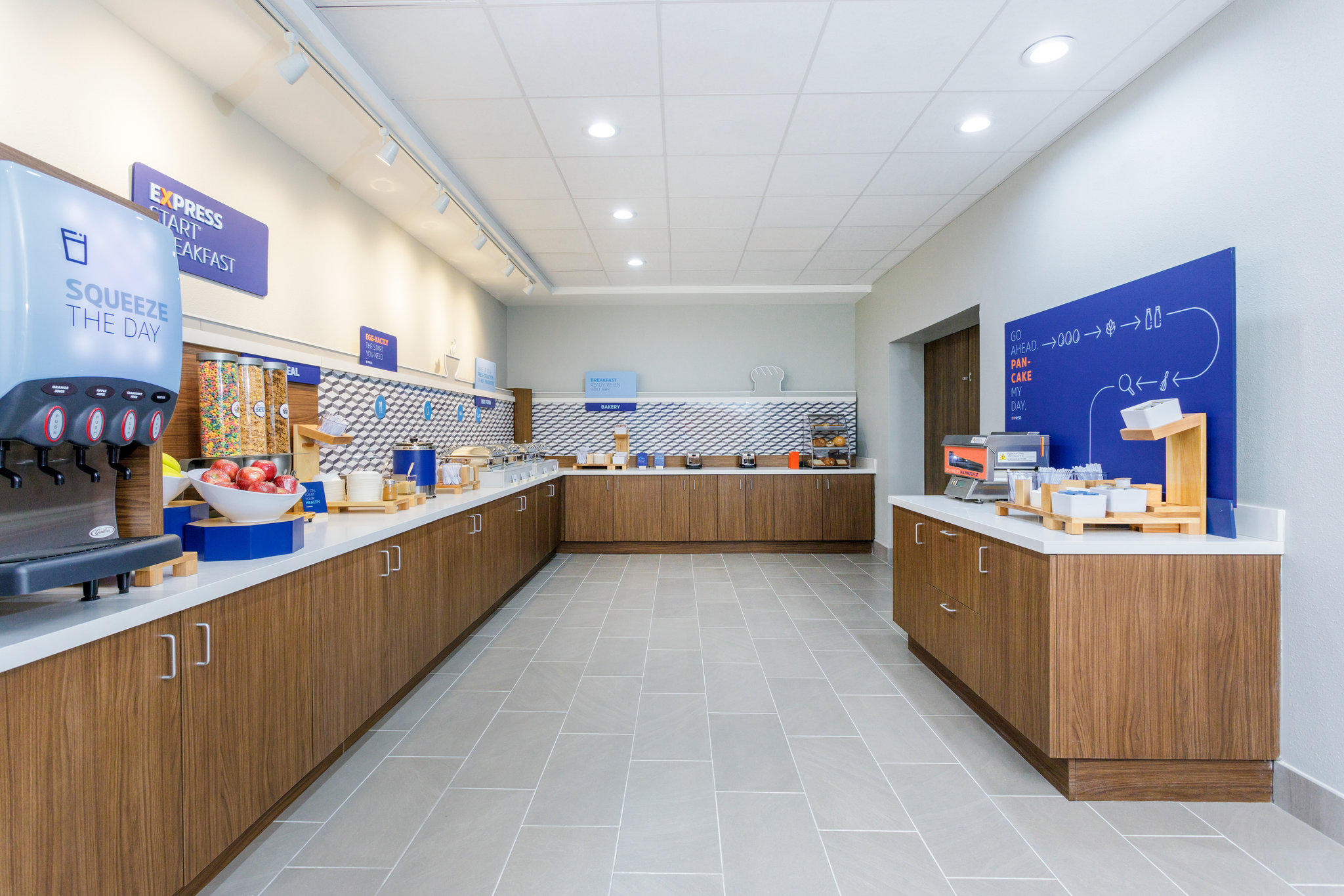 Holiday Inn Express & Suites Tampa Stadium - Airport Area by IHG Image