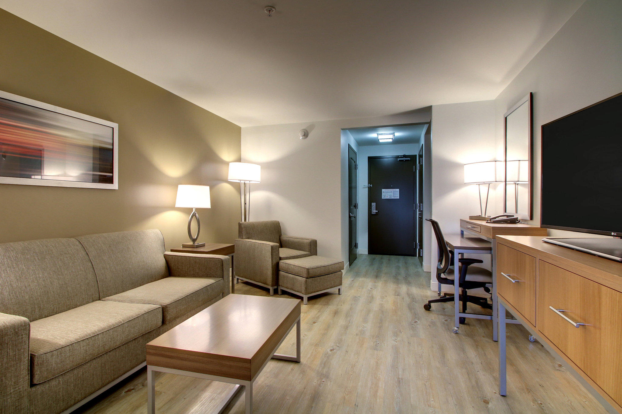 Holiday Inn & Suites Peoria at Grand Prairie Photo