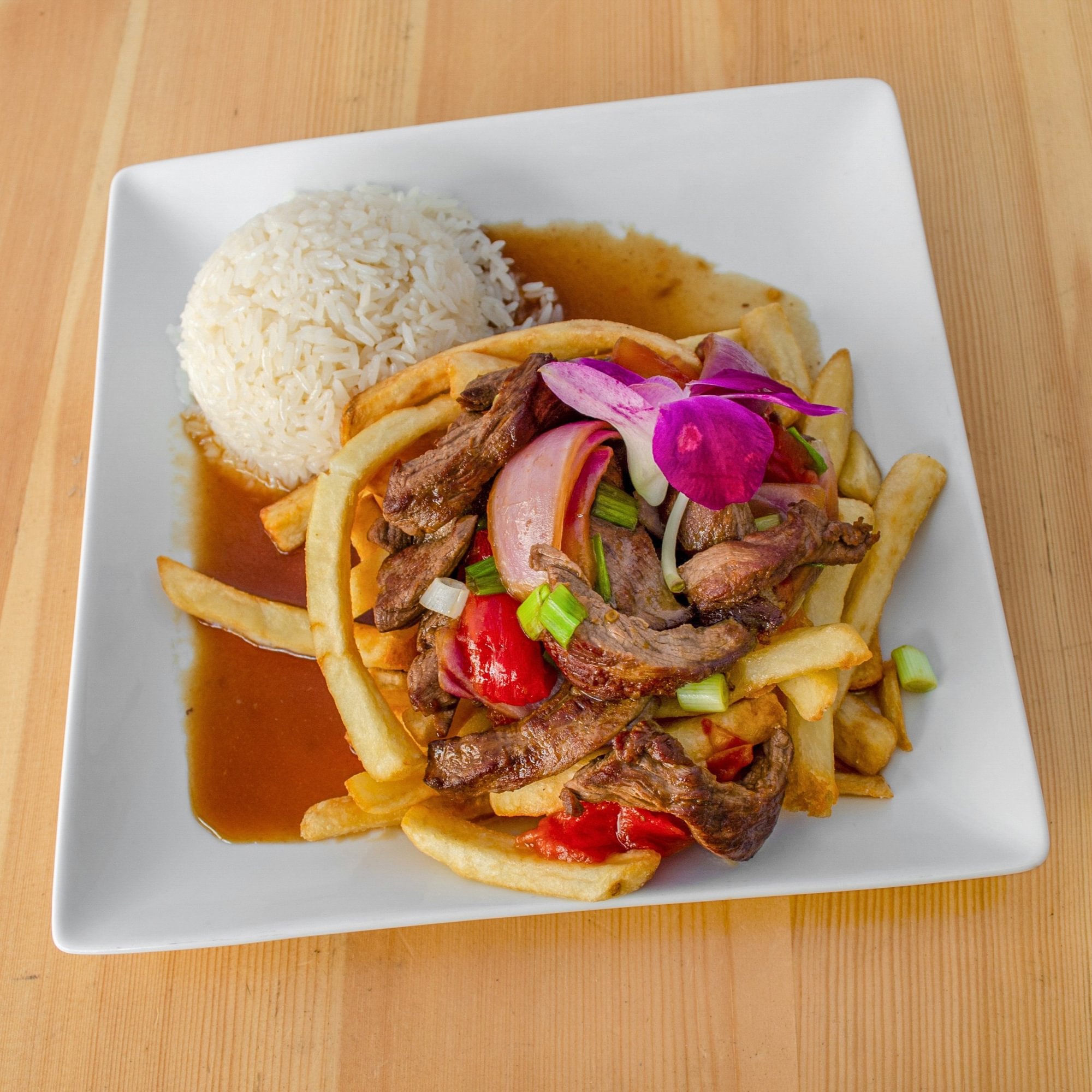 Pollo Saltado