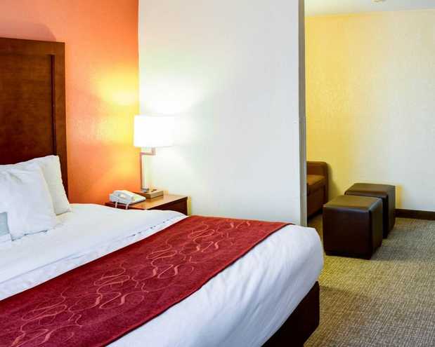 Images Comfort Suites