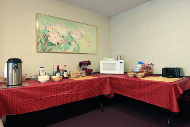 Images Americas Best Value Inn & Suites - Forest Grove/Hillsboro