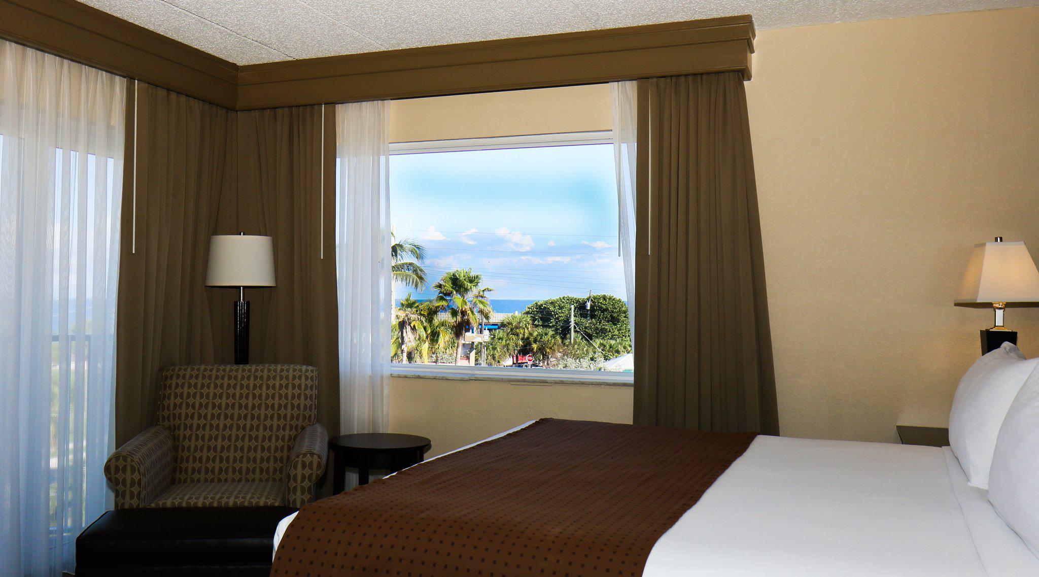 Holiday Inn Express North Palm Beach-Oceanview Photo