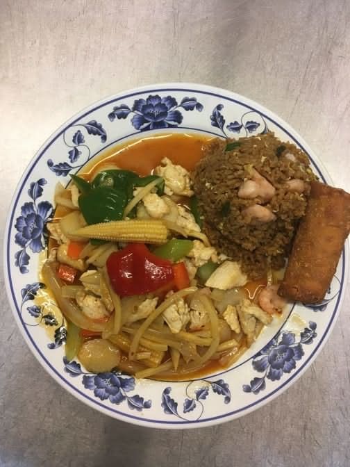 L18. Curry Chicken, Shrimp or Beef
