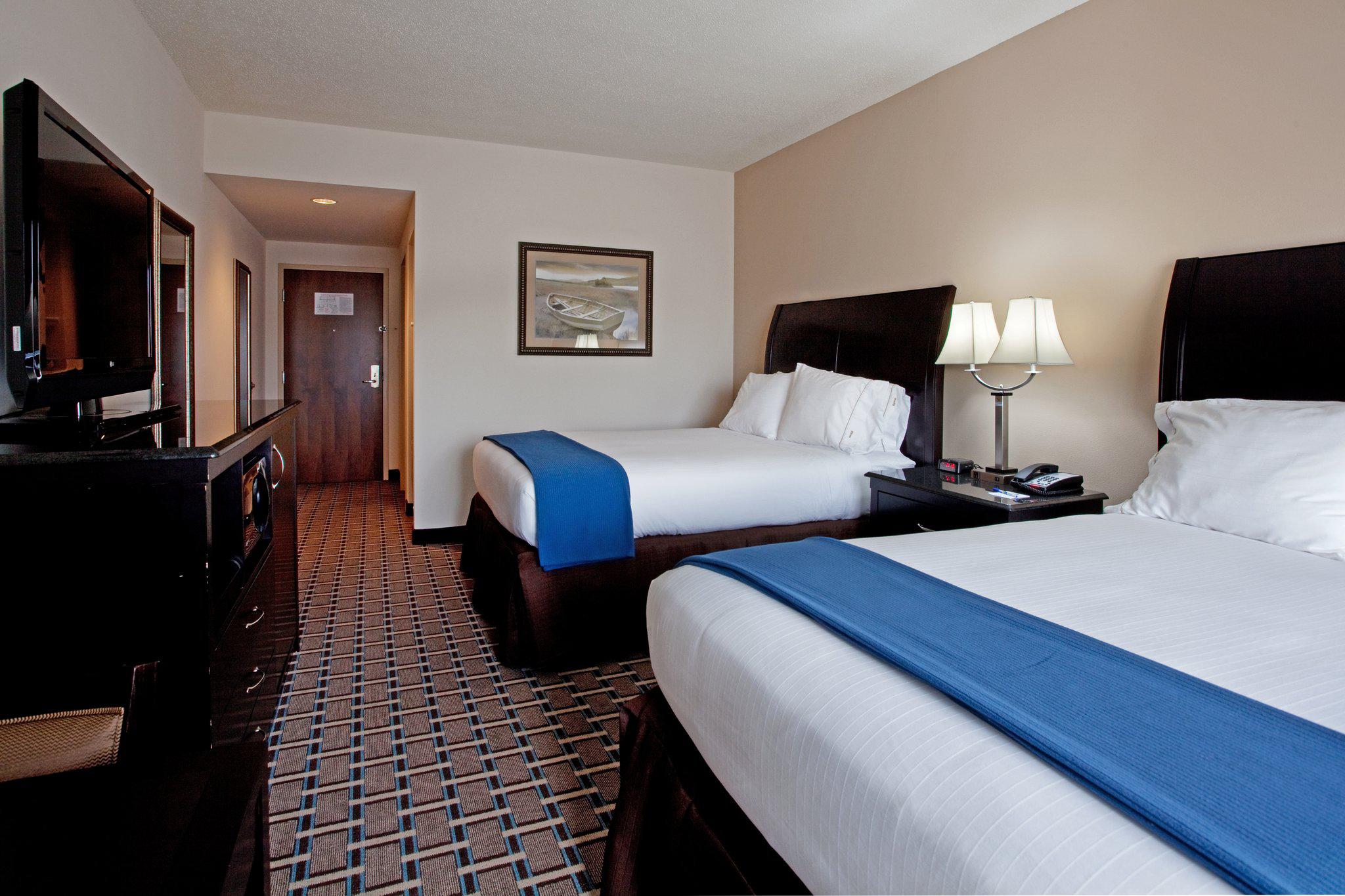 Holiday Inn Express & Suites Hope Mills-Fayetteville Arpt Photo