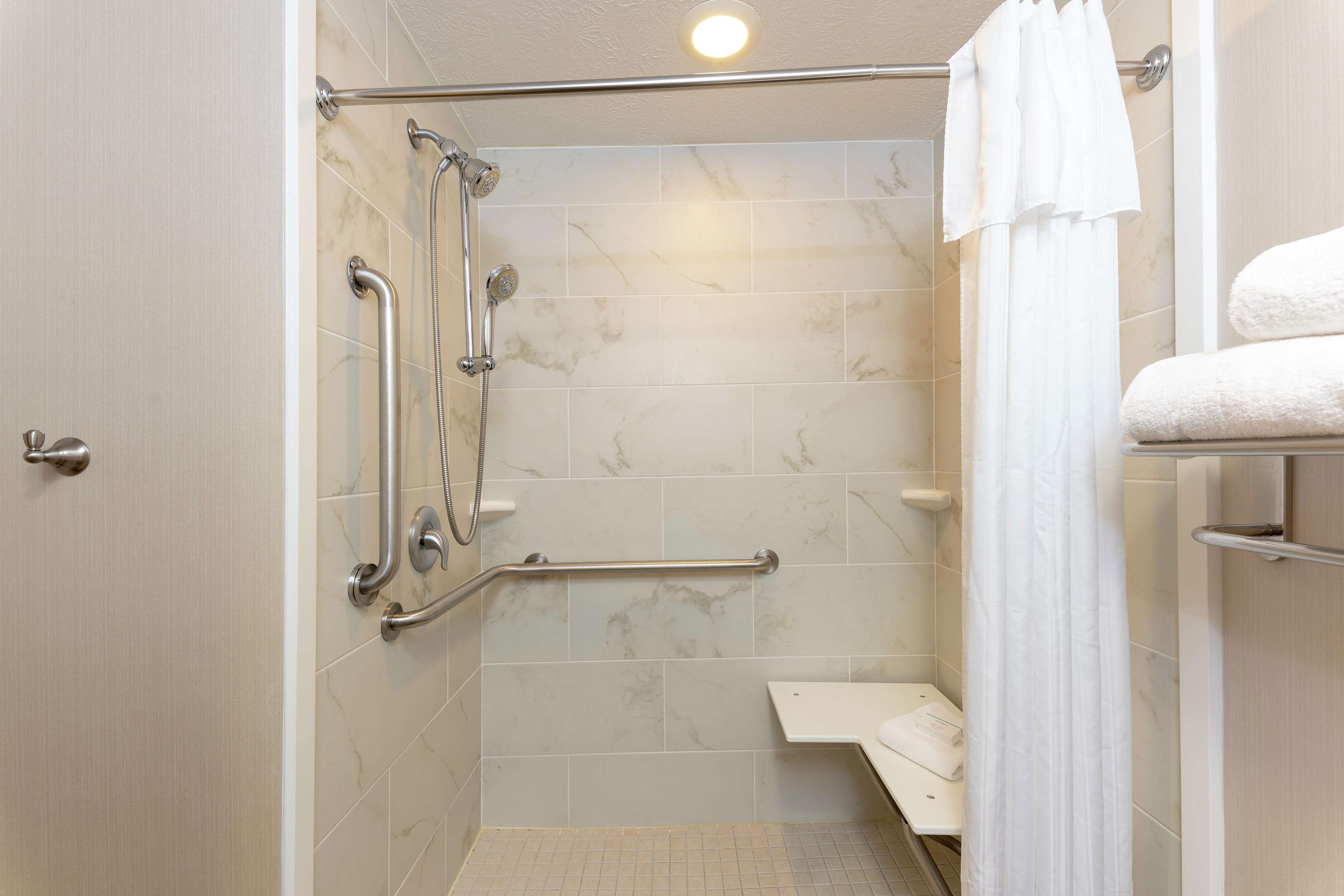 Homewood Suites by Hilton Columbus/Polaris, OH Photo