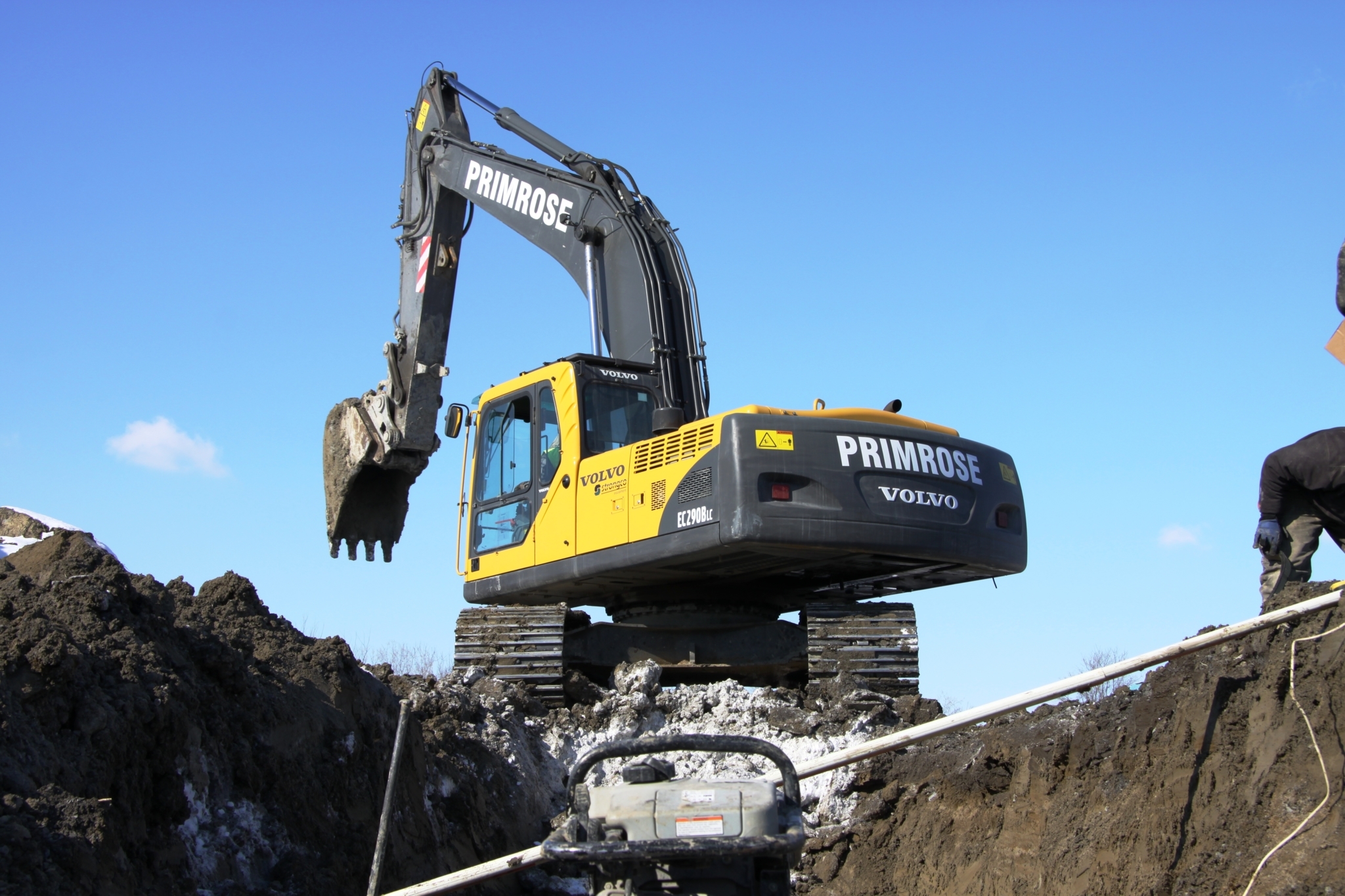 Images Primrose Cartage Ltd & Excavating Ltd