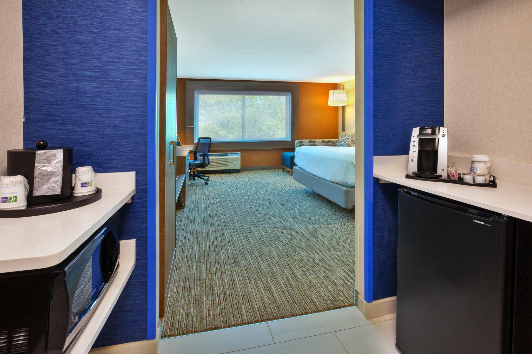 Holiday Inn Express & Suites New Castle Photo