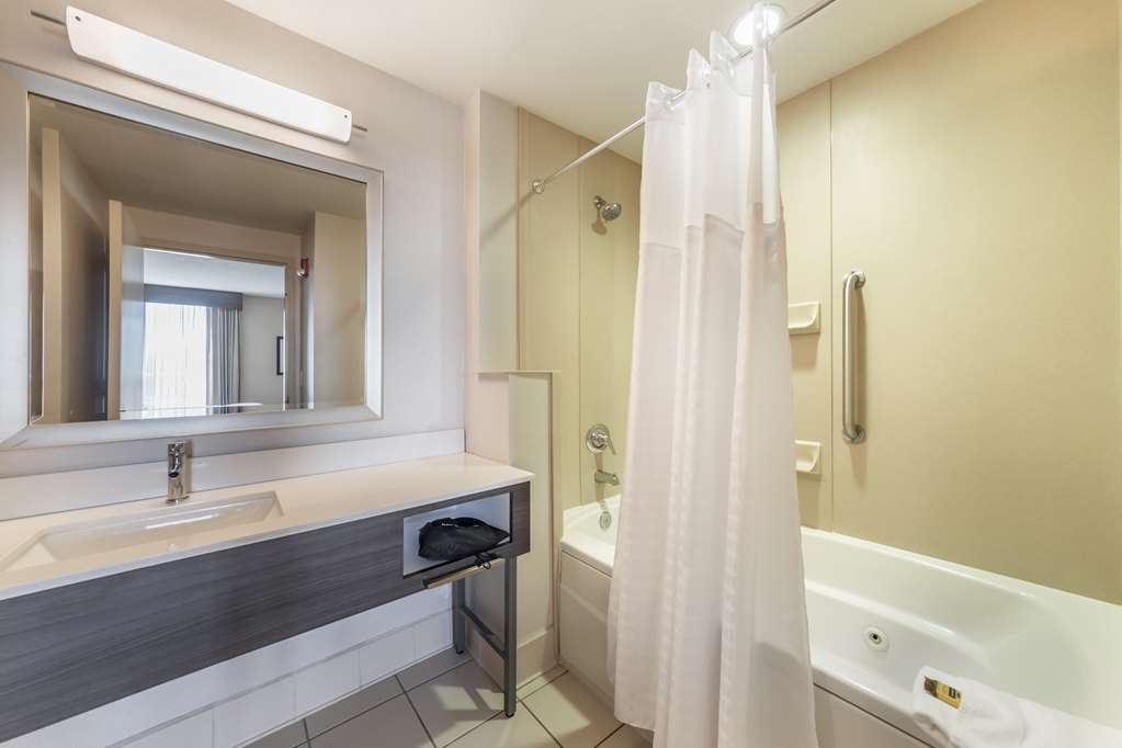 Best Western Plus Kendall Hotel & Suites Image