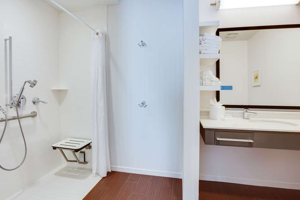 Hampton Inn & Suites Deland Image