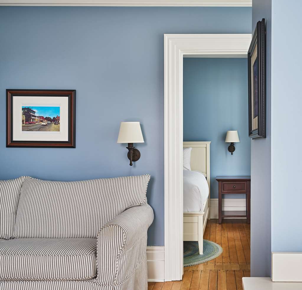 The Cadillac House Lexington, Tapestry Collection by Hilton Image