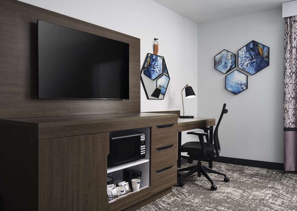 Hampton Inn & Suites Dallas-DFW ARPT W-SH 183 Hurst Image