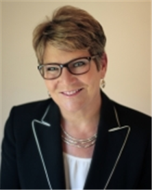 Images Terri Sparks with Edina Realty