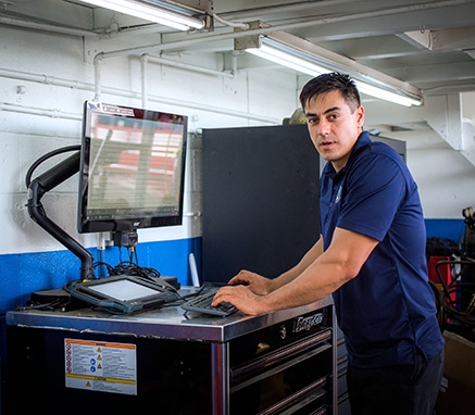 Auto Diagnostic & Repair Image