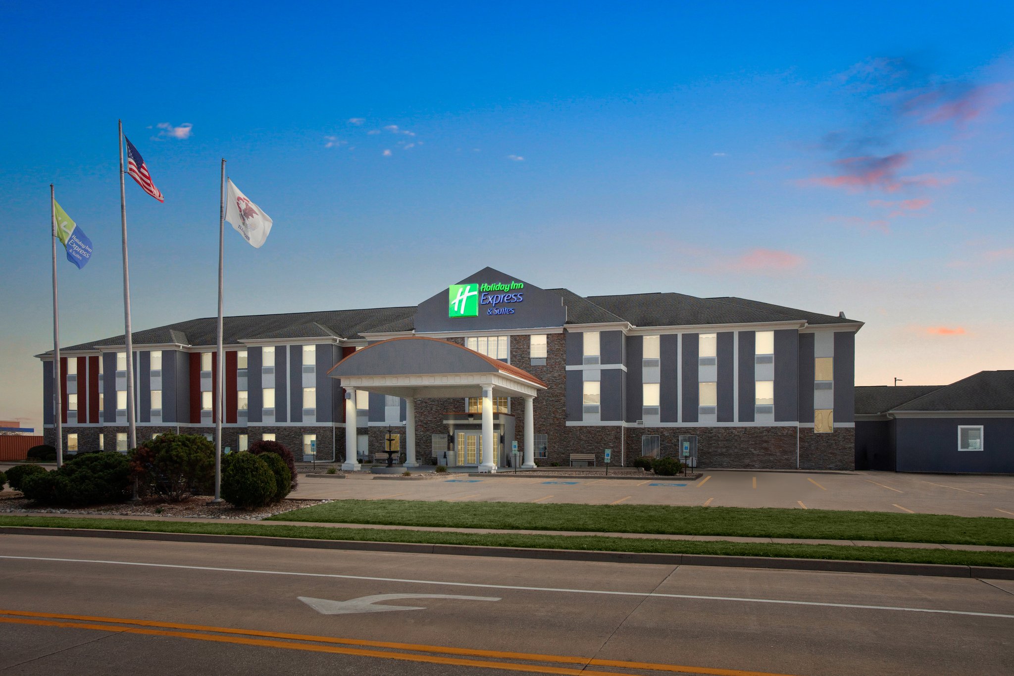 Holiday Inn Express & Suites Bloomington - Normal by IHG Image