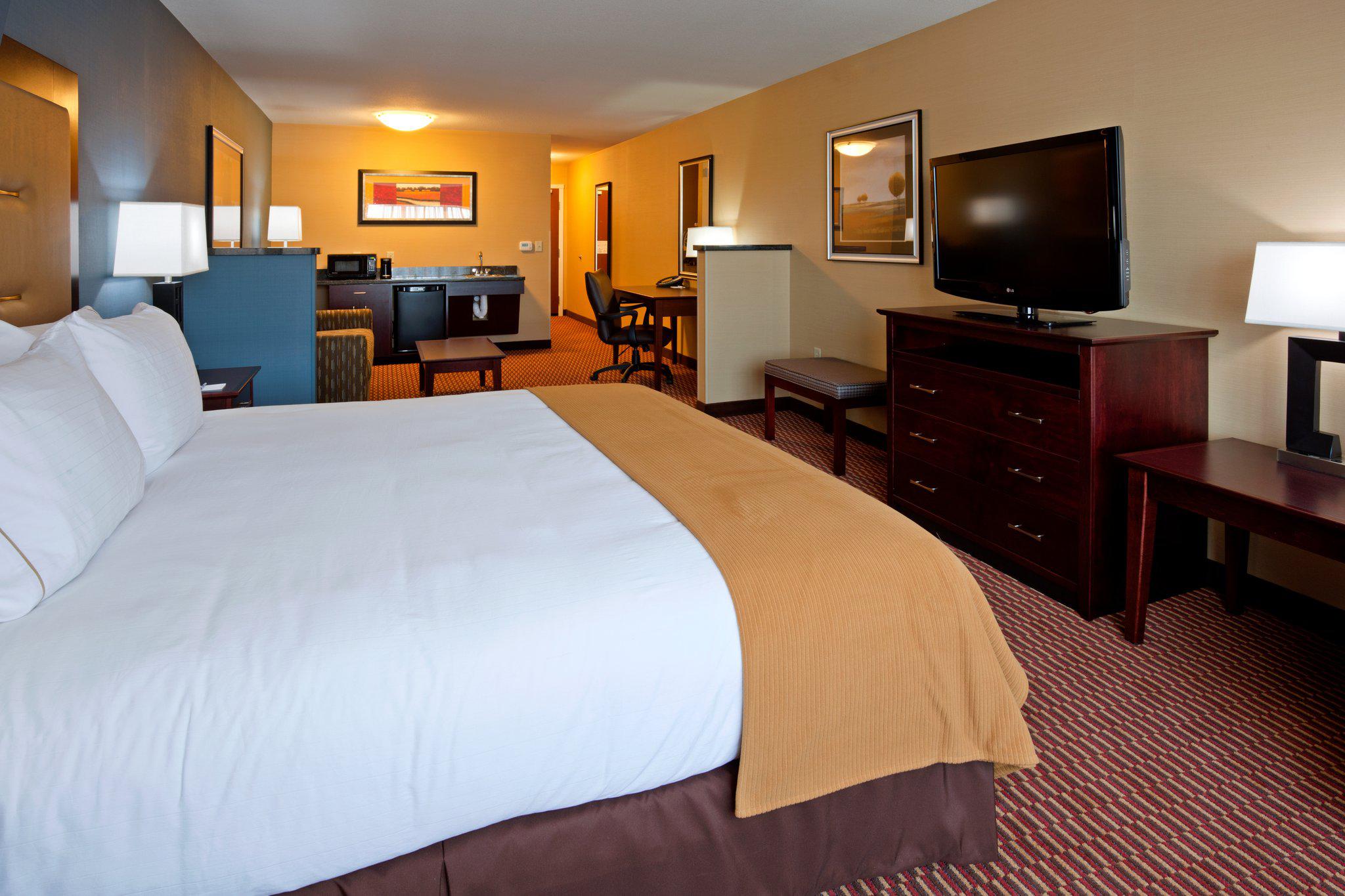 Holiday Inn Express & Suites Helena Photo