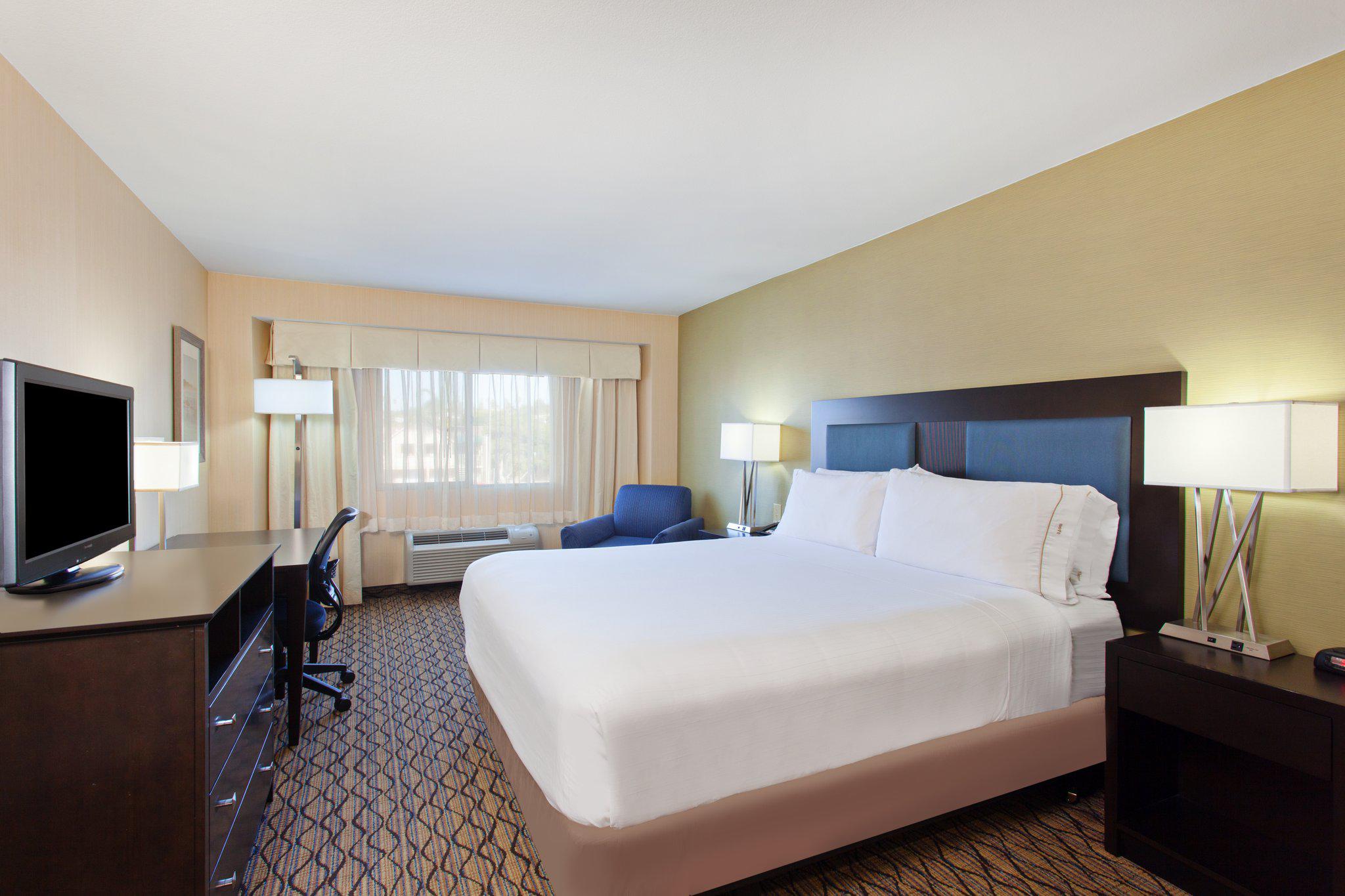 Holiday Inn Express Newport Beach Photo