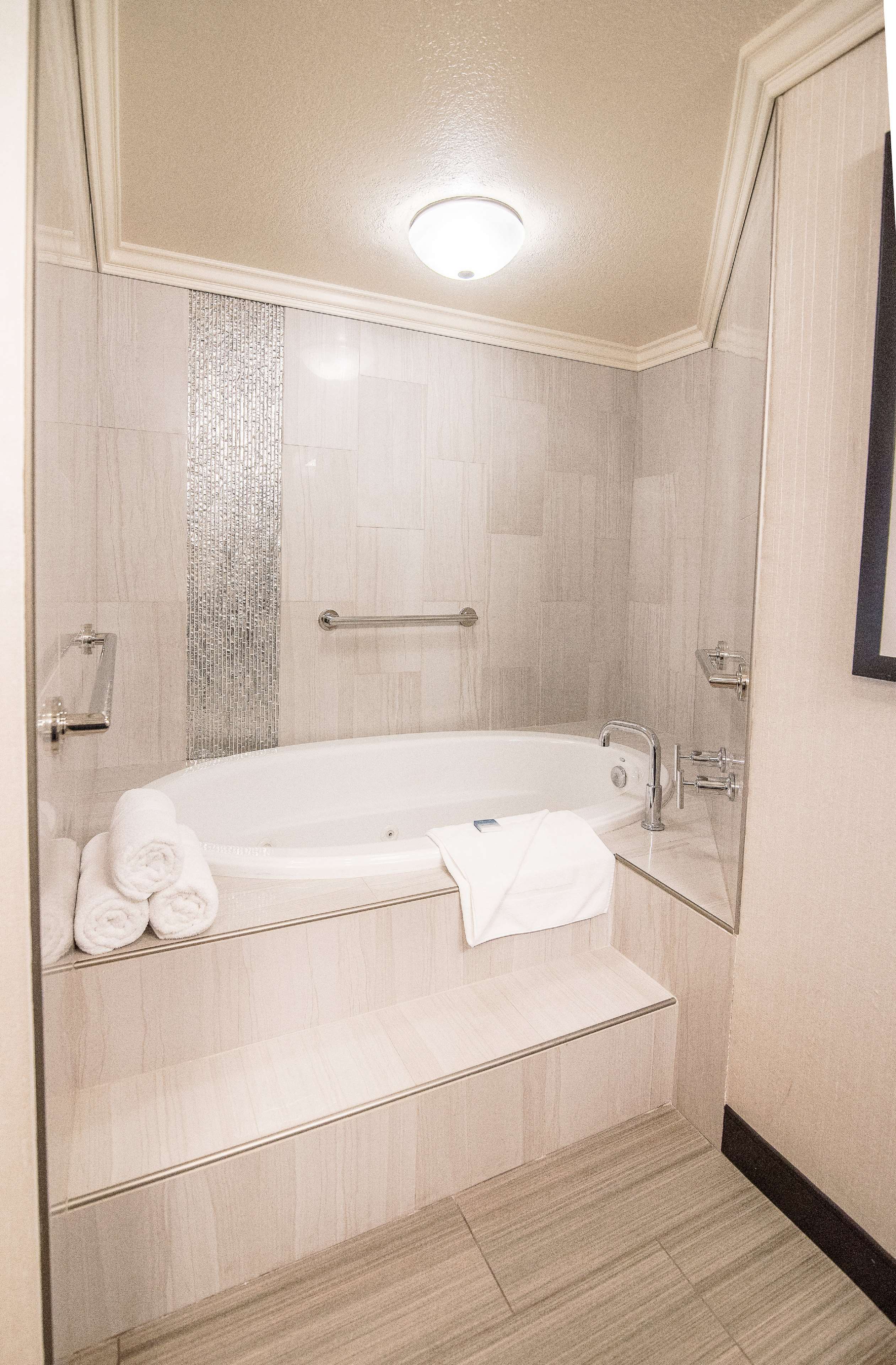 Best Western Plus Redondo Beach Inn Photo