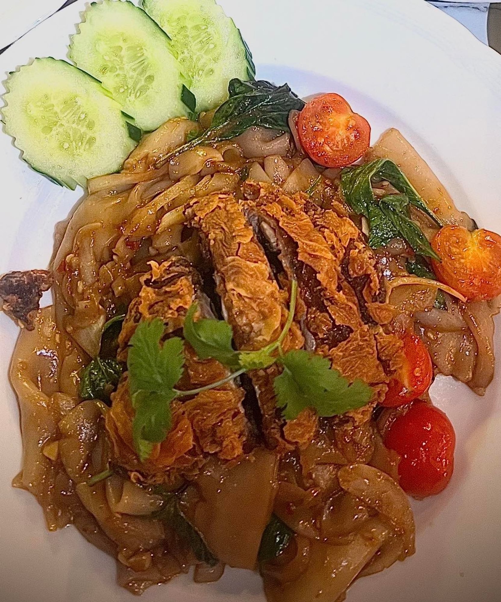 ขี้เมา เป็ดกรอบ Crispy Duck Drunken Noodles