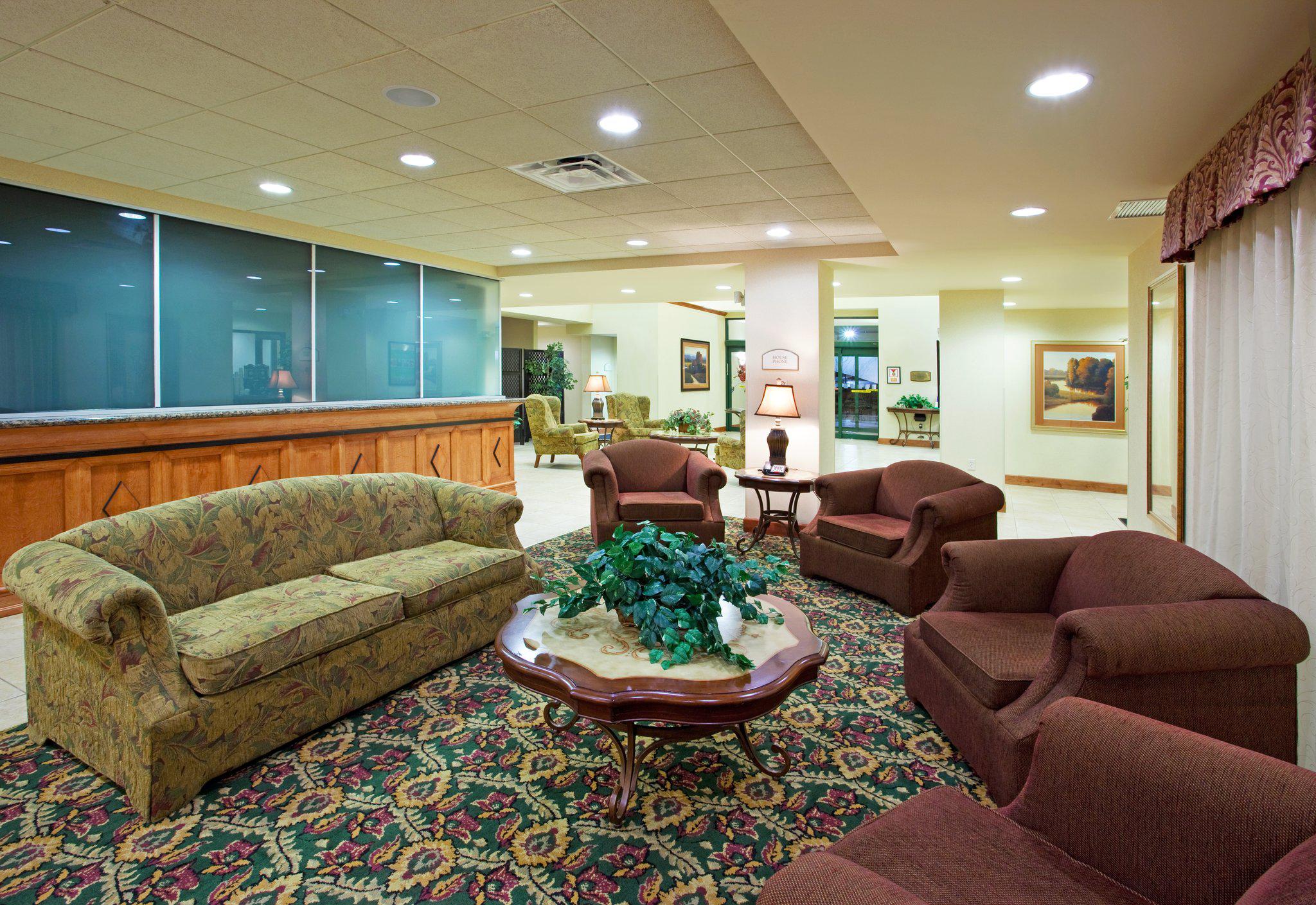 Holiday Inn & Suites Ann Arbor Univ. Michigan Area Photo