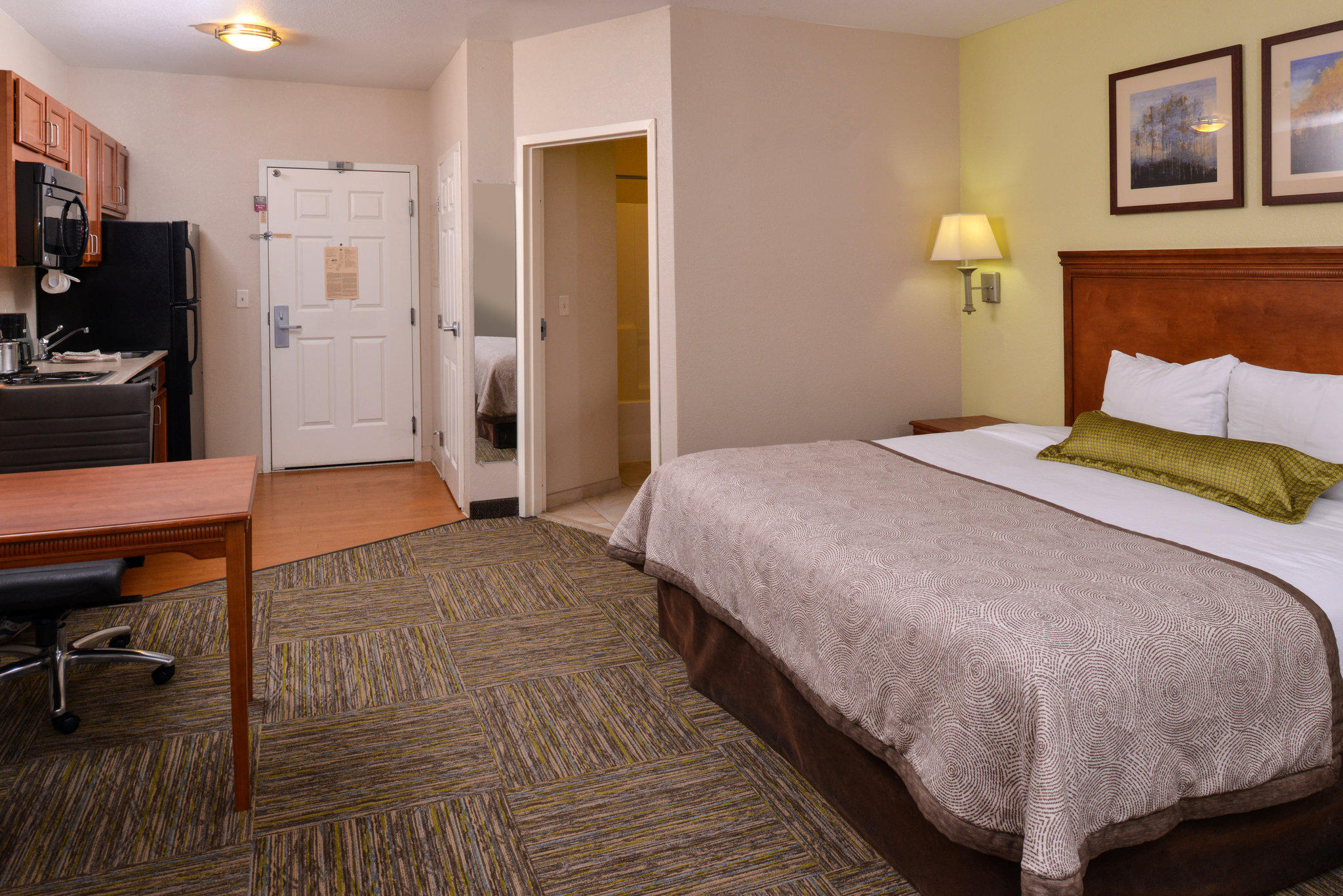 Candlewood Suites Boise - Towne Square Photo