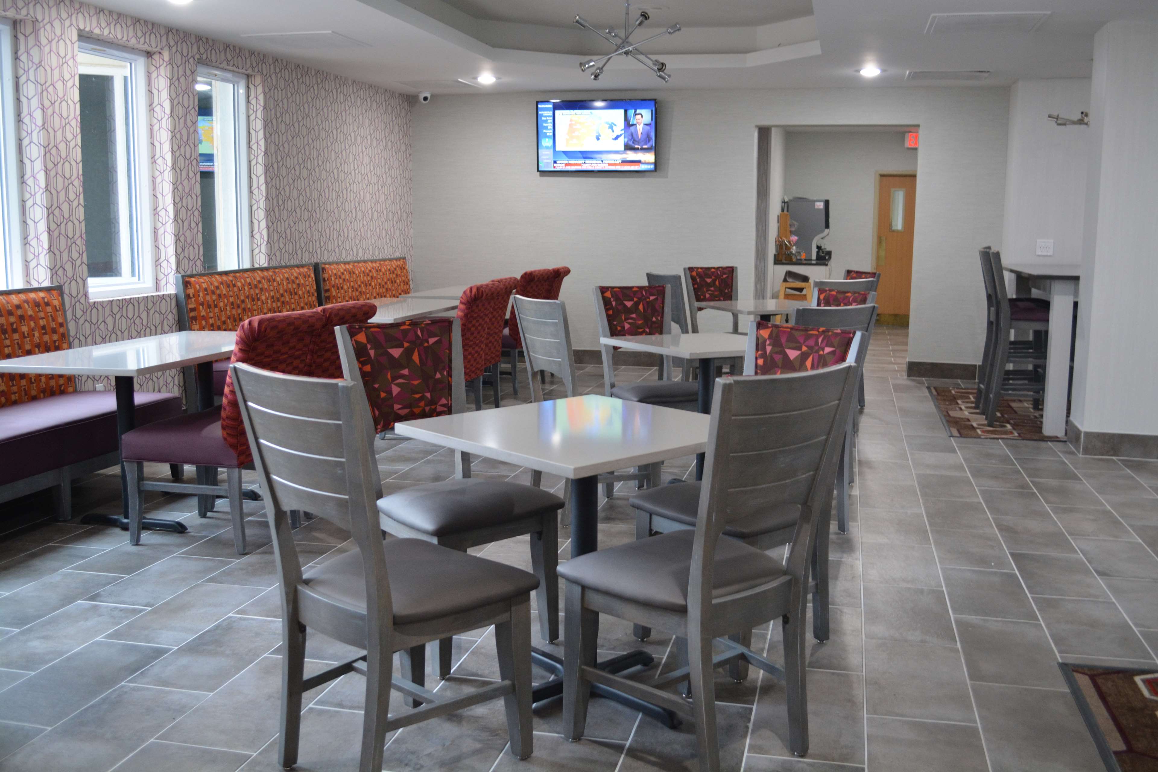 SureStay Plus Hotel by Best Western Kansas City Airport Photo