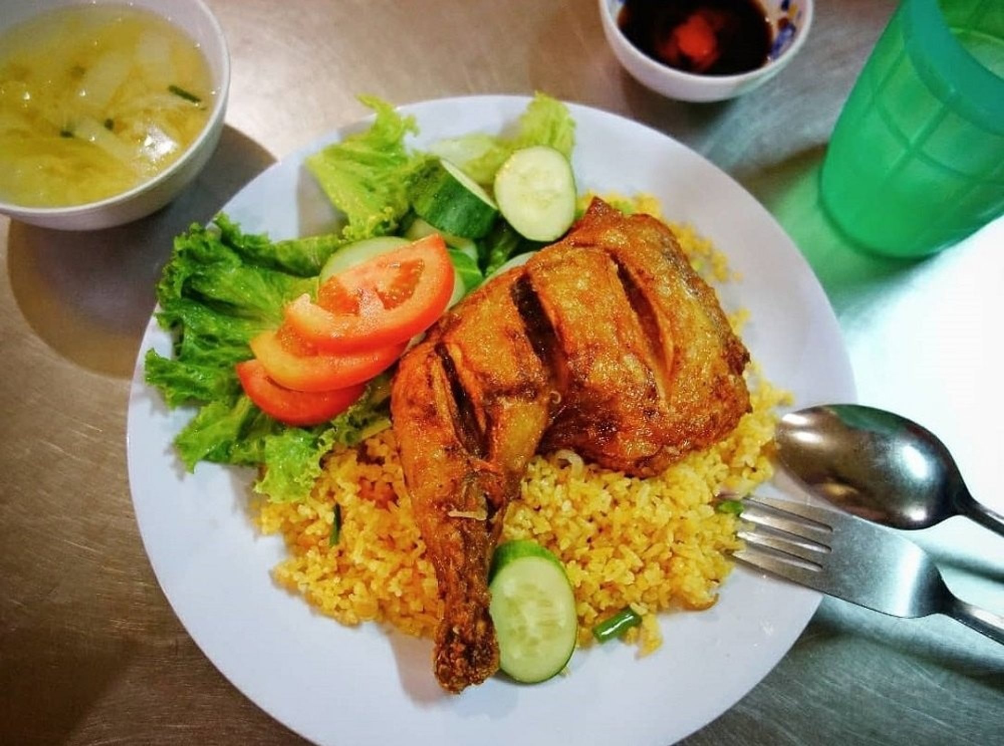 Fried Chicken / Cơm Gà Sôi Mỡ