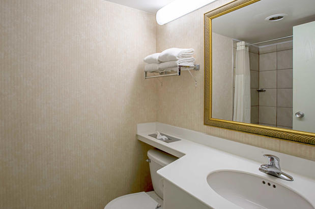 Images Quality Inn & Suites