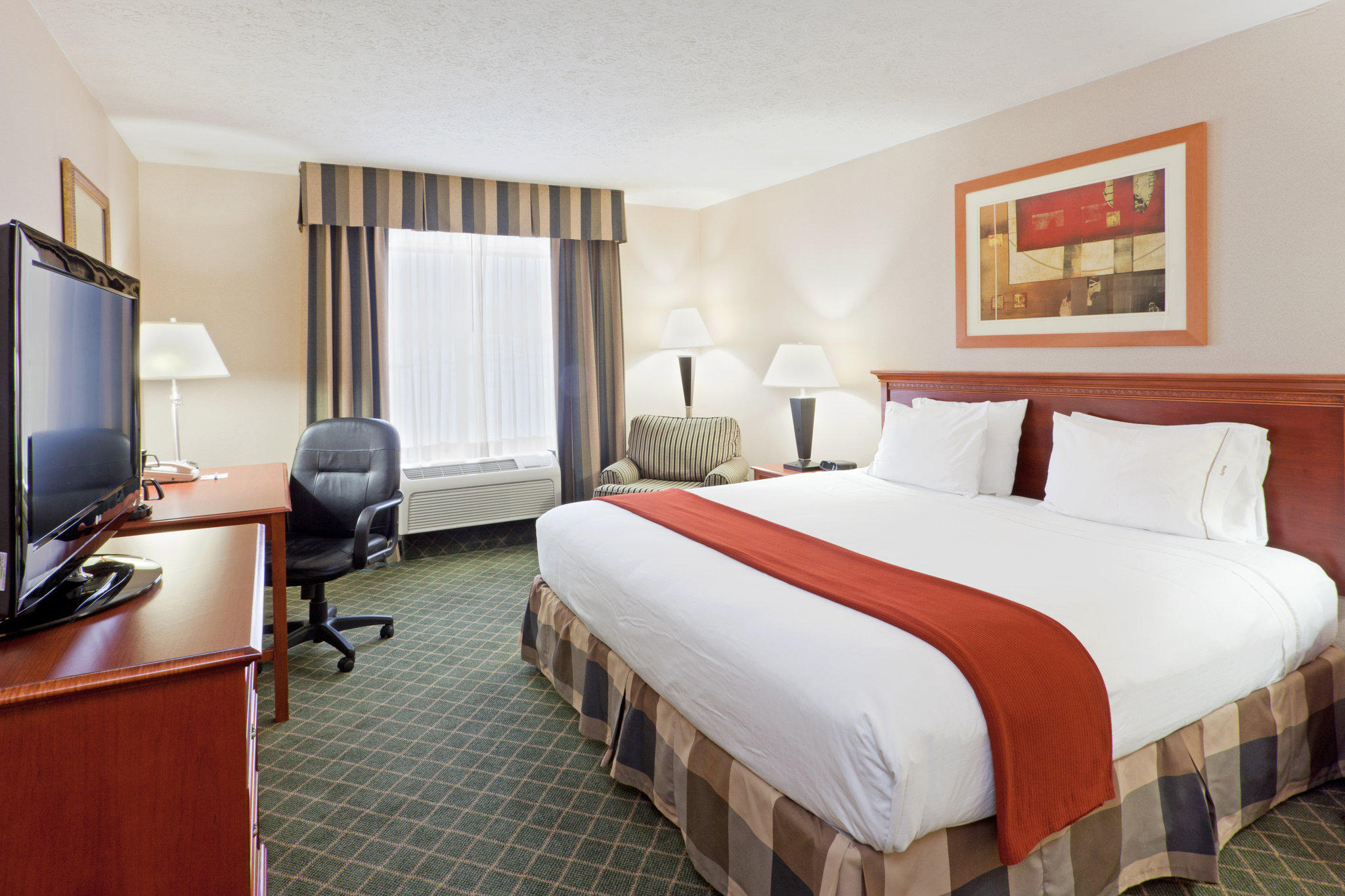 Holiday Inn Express & Suites Kent State University Photo