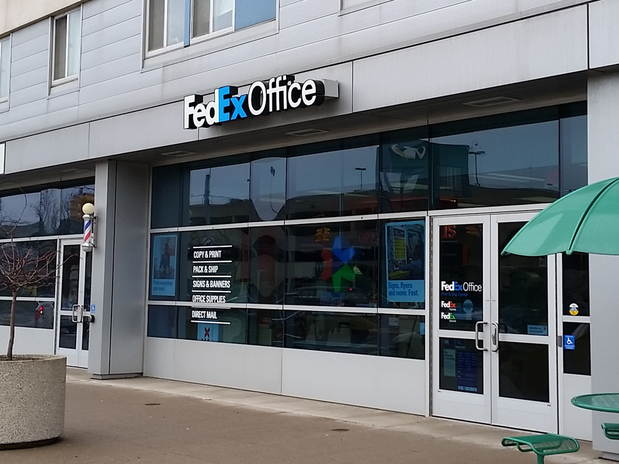 Images FedEx Office Print & Ship Center