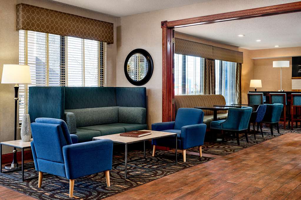 Hampton Inn Longmont Image
