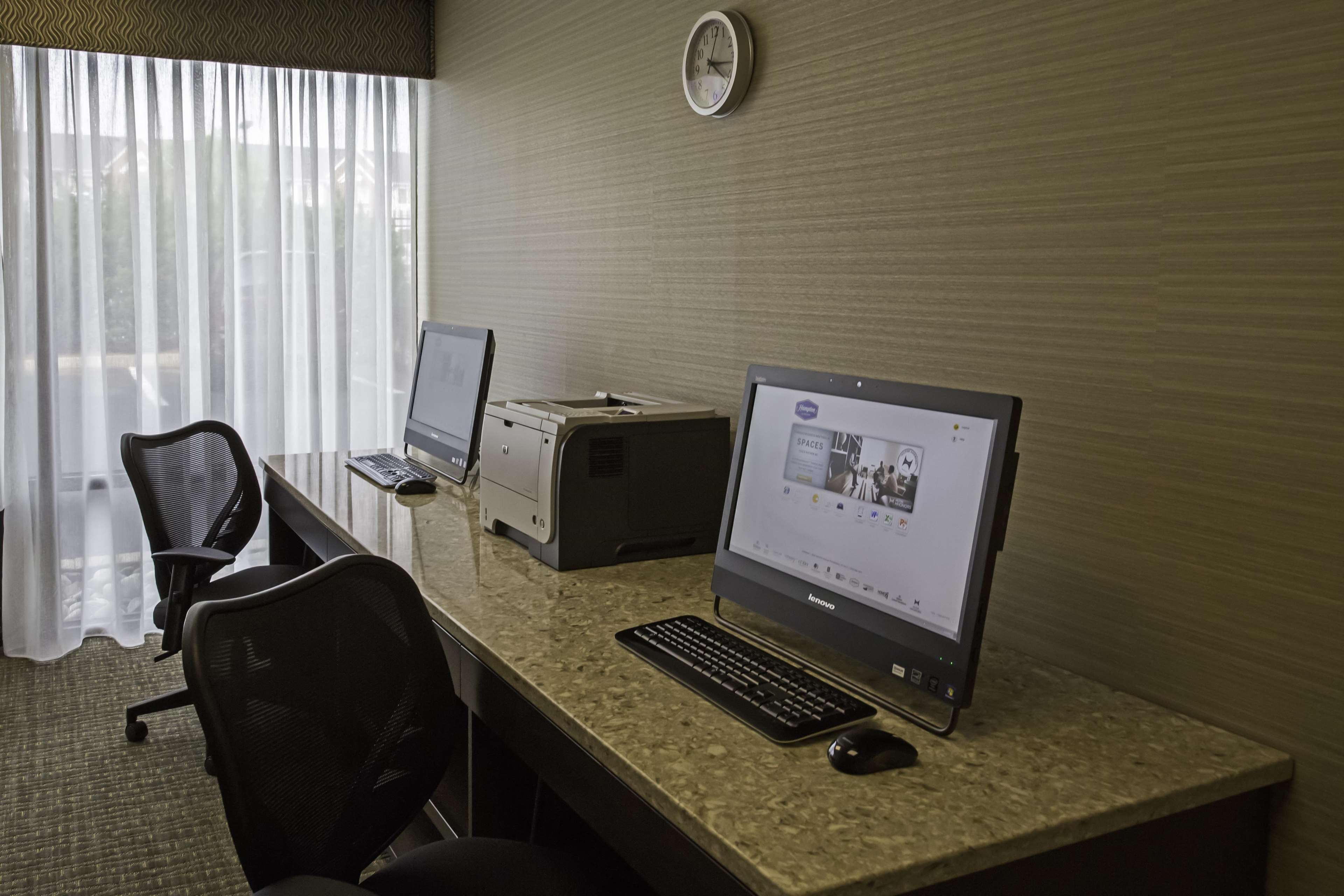 Hampton Inn Philadelphia-International Airport Photo