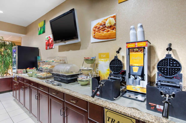 Images Quality Inn & Suites Benton - Draffenville