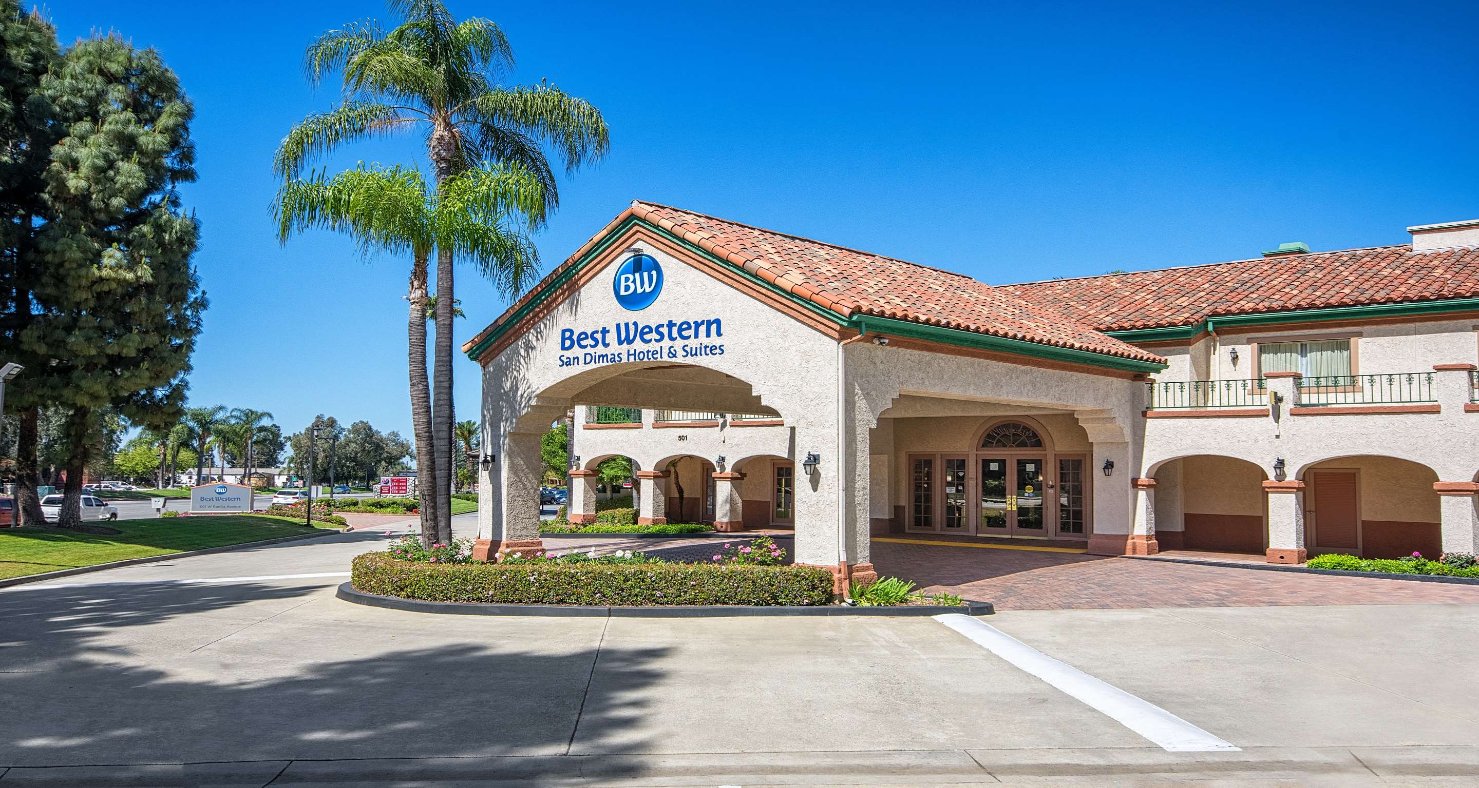 Best Western San Dimas Hotel & Suites Photo