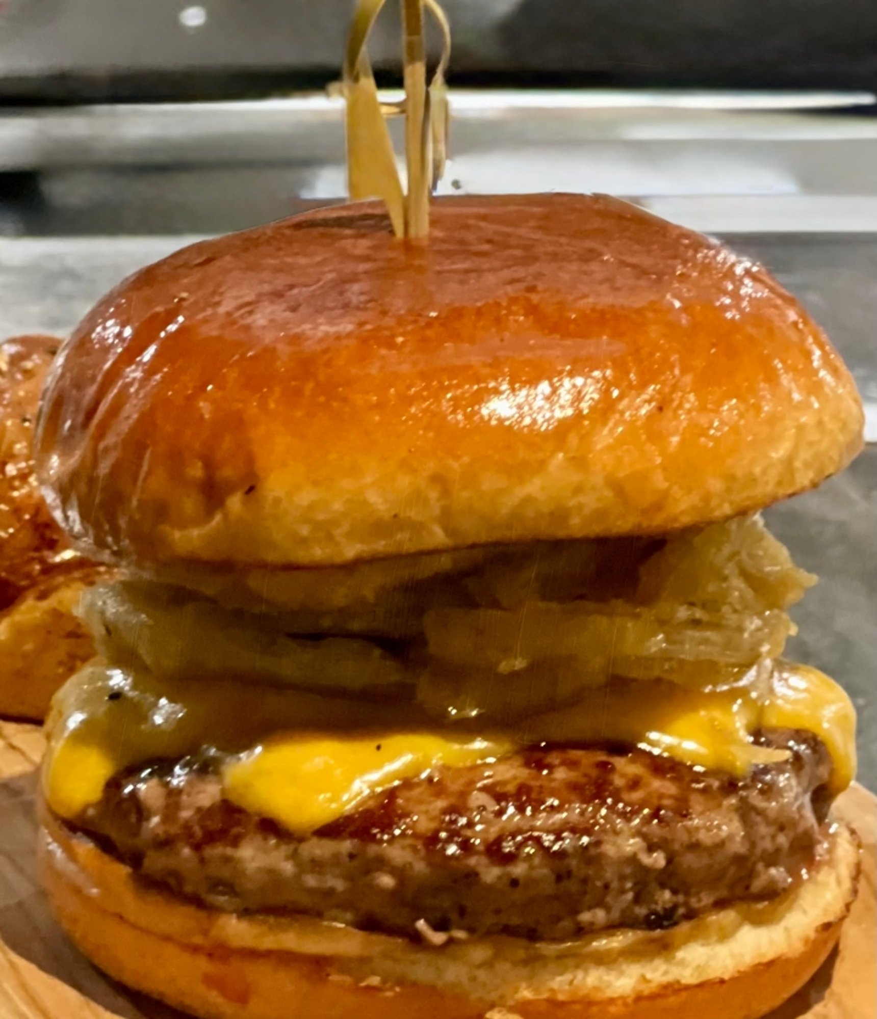 Sticky Burger with BBQ