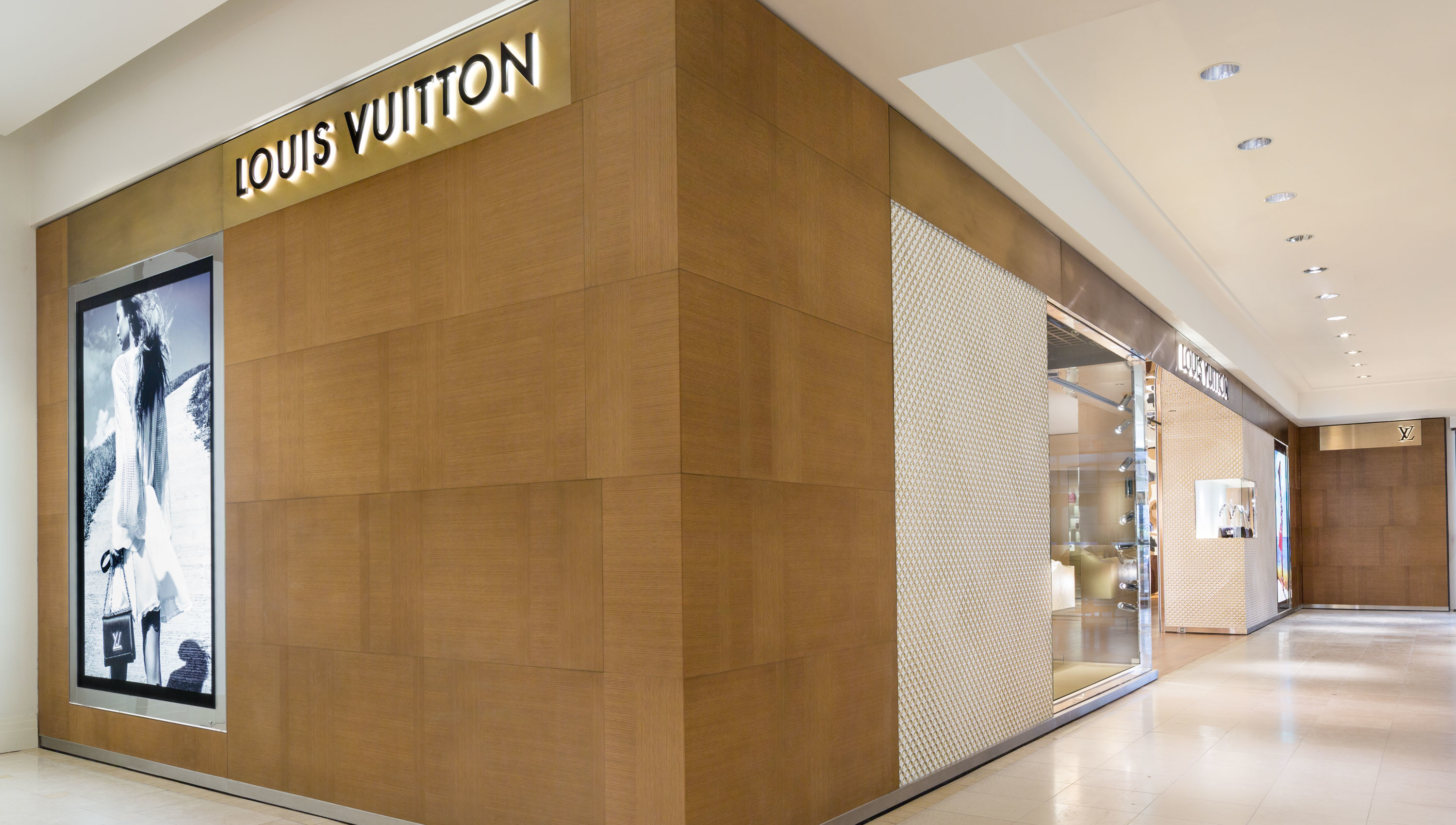 Louis Vuitton Cleveland Saks Photo