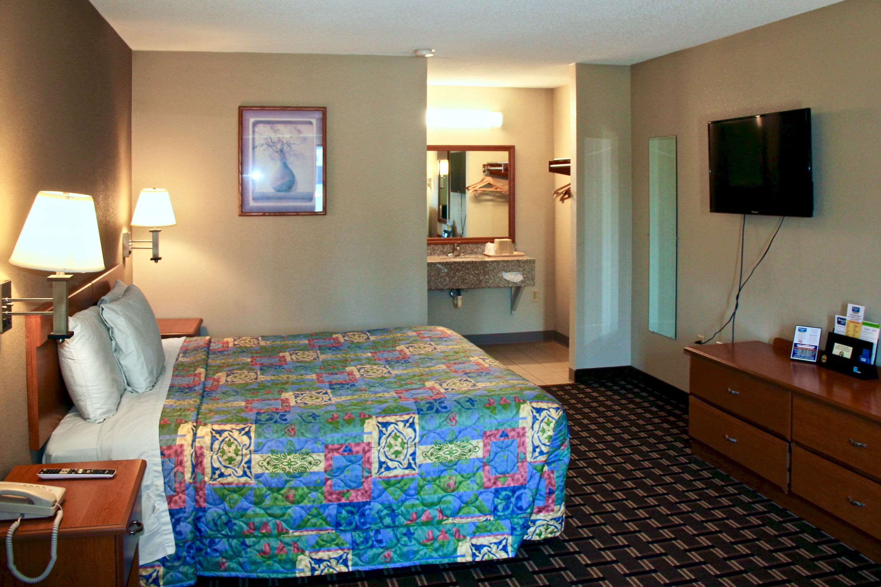 Rodeway Inn University Area Photo