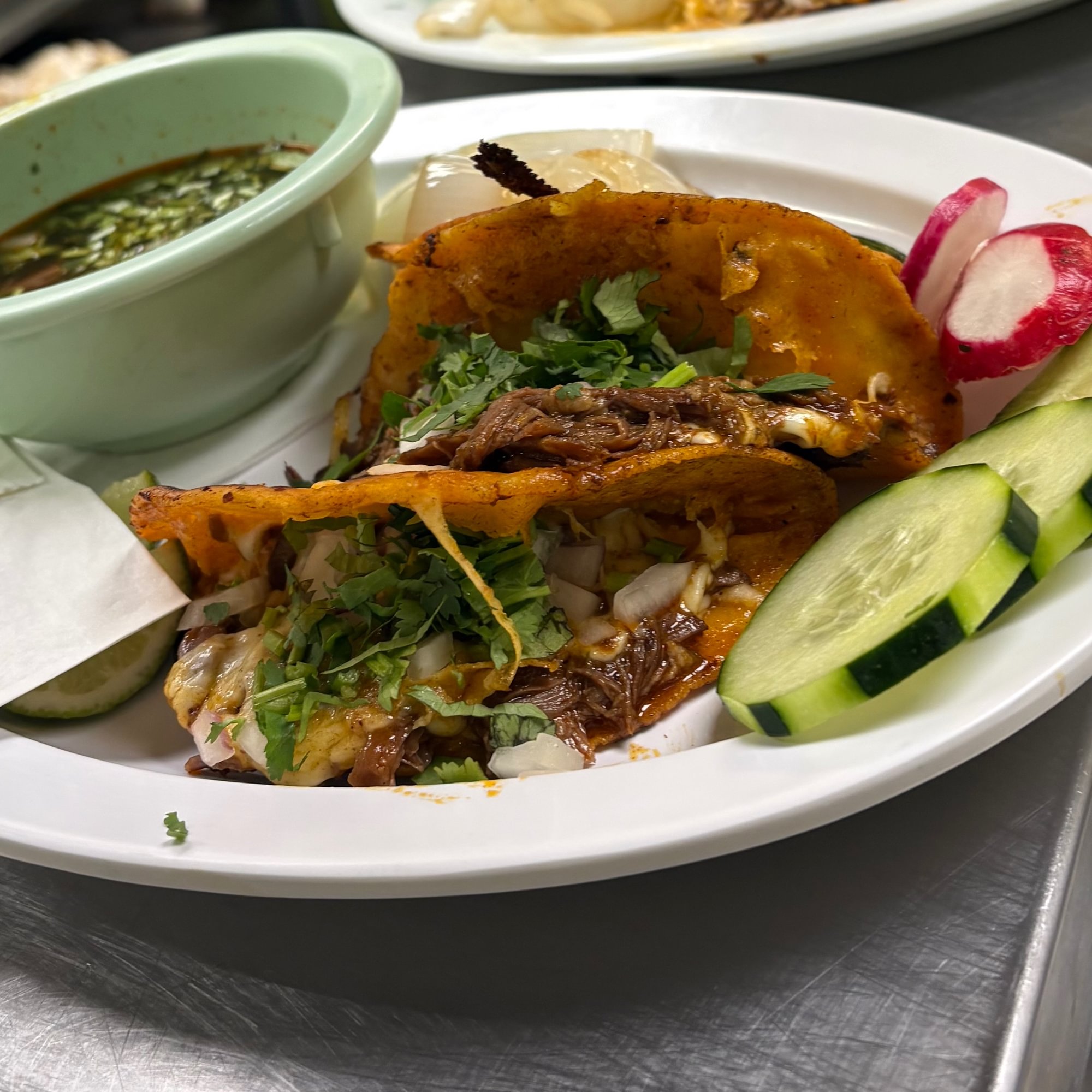 L- (3birria) Tacos