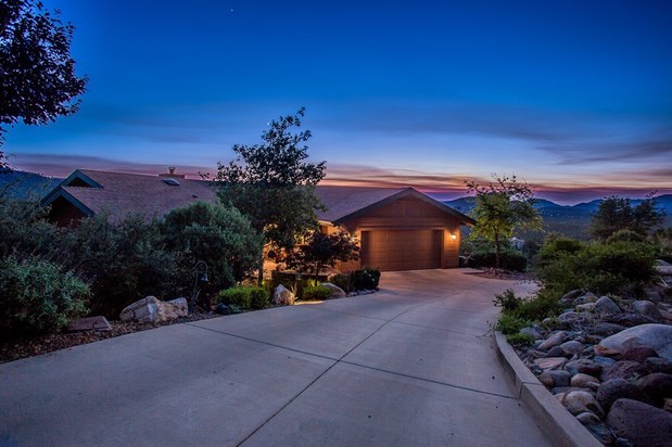 Images Donny Karcie - RE/MAX Mountain Properties
