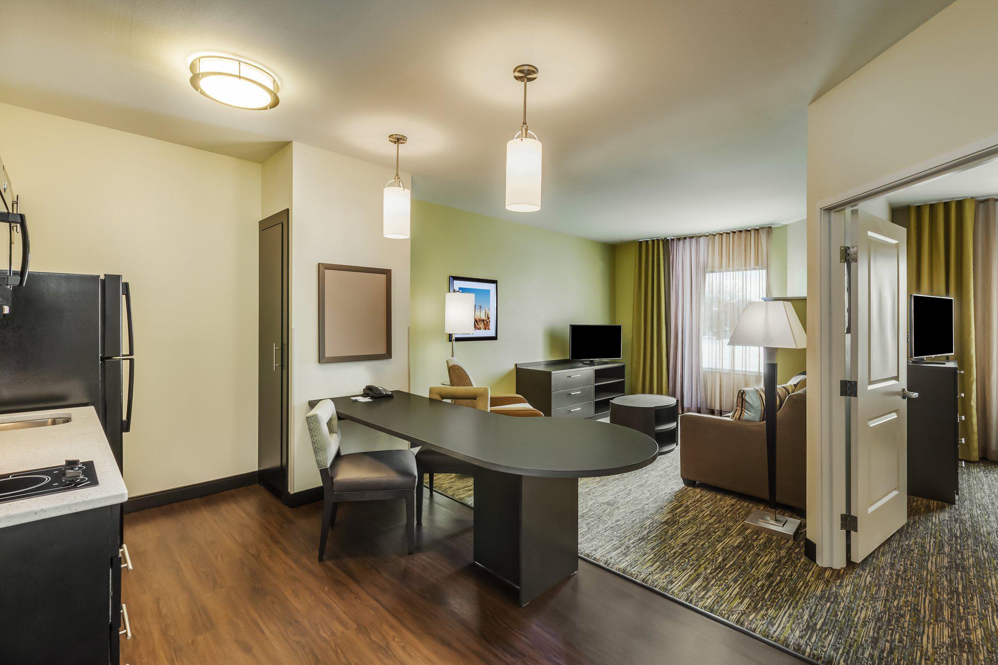 Candlewood Suites Lenexa - Overland Park Area Photo