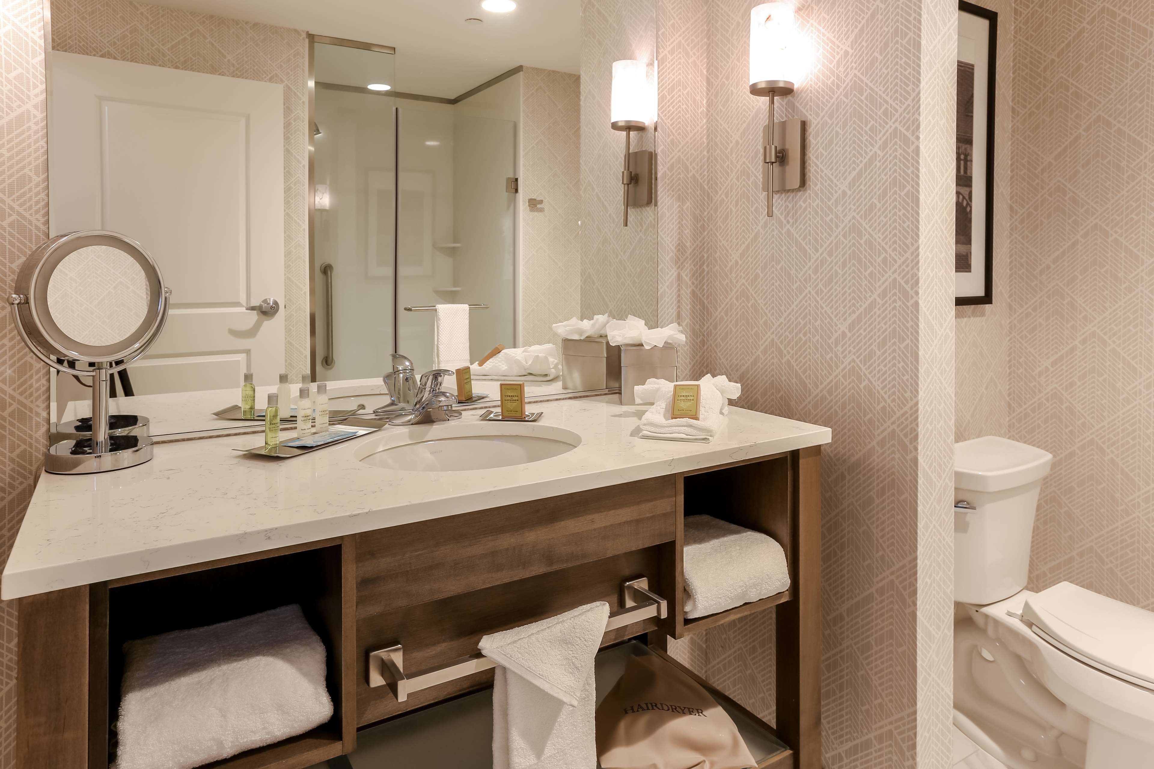 DoubleTree by Hilton Evansville Photo